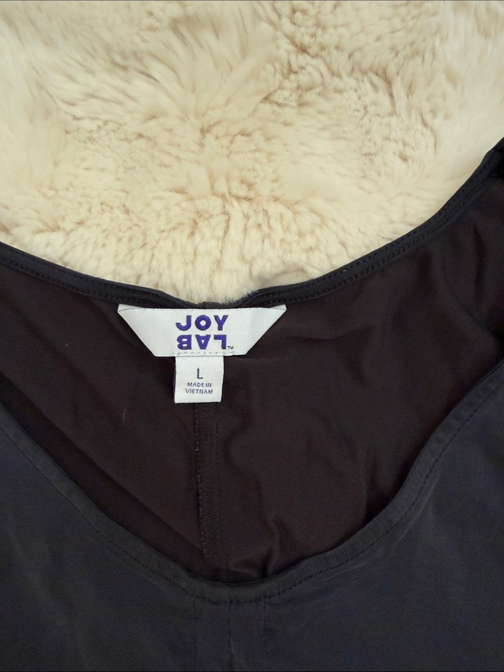 JoyLab Black V-Neck Long Sleeve Drawstring Hem Top - Picture 4 of 5